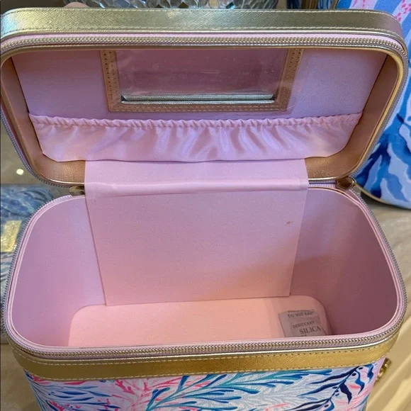 NWT Lilly Pulitzer Carry-On Luggage Set, Kaleidoscope 5 Piece Set, So Beautiful - Picture 10 of 16